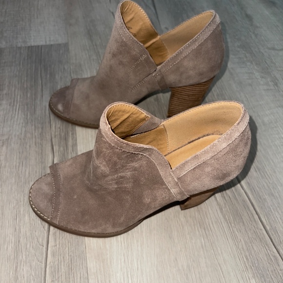 Lucky Brand Tan Open Toe Bootie Heels / Shoes Size 8.5 - Picture 3 of 6